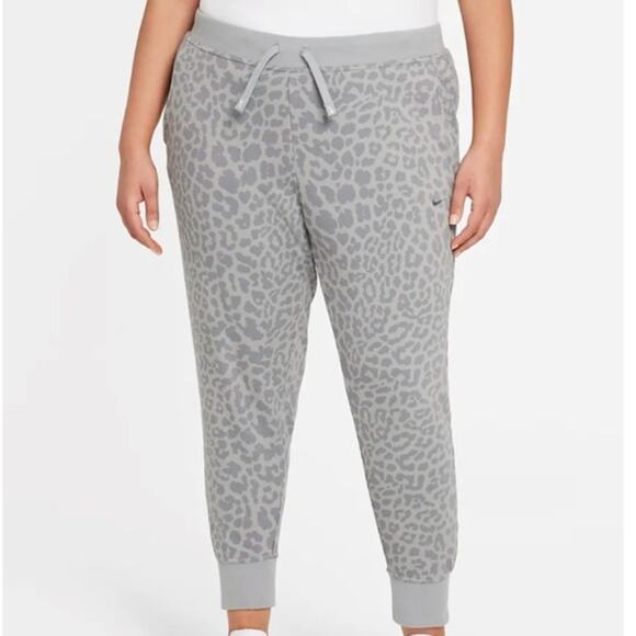 Nike Jogger Sweatpants Womens 2X Gray Cheetah Print Cuffed Lounge Athleisure - Picture 1 of 8